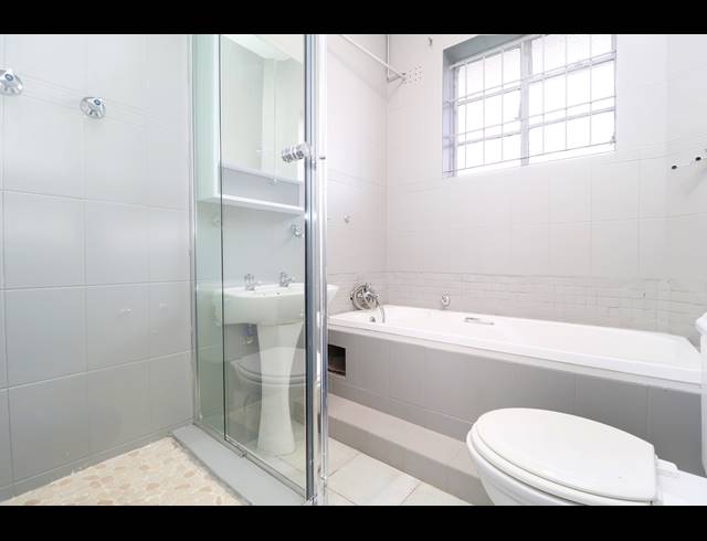 2 BEDROOM APARTMENT FOR SALE IN RICHMOND